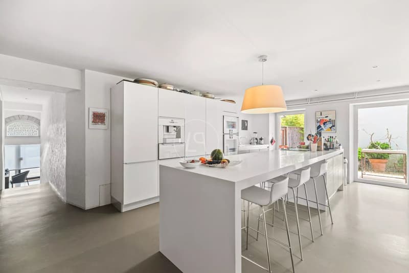 Beautiful character house with swimming pool in the heart of the village, Genolier (5)