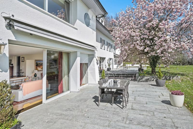 Bella proprietà familiare con tennis e vista sul lago, vicino a Morges (7)