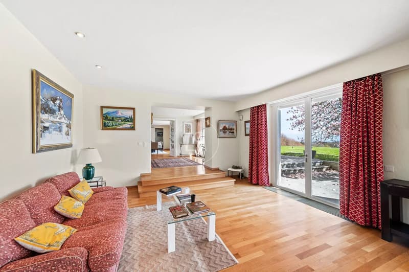 Bella proprietà familiare con tennis e vista sul lago, vicino a Morges (9)