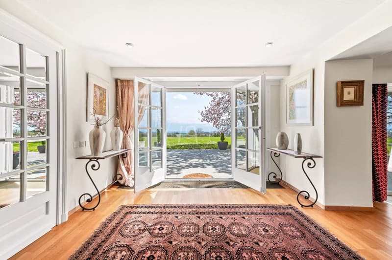 Bella proprietà familiare con tennis e vista sul lago, vicino a Morges (3)