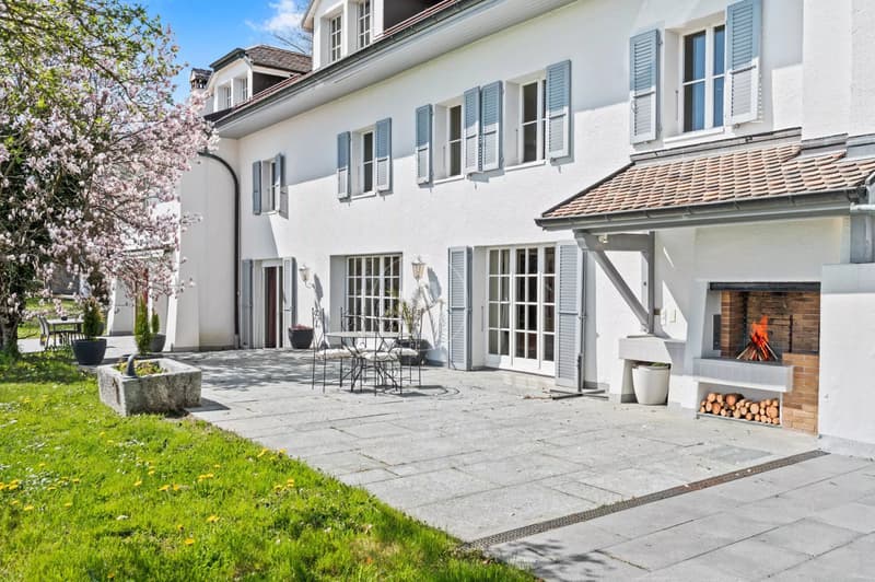 Bella proprietà familiare con tennis e vista sul lago, vicino a Morges (2)