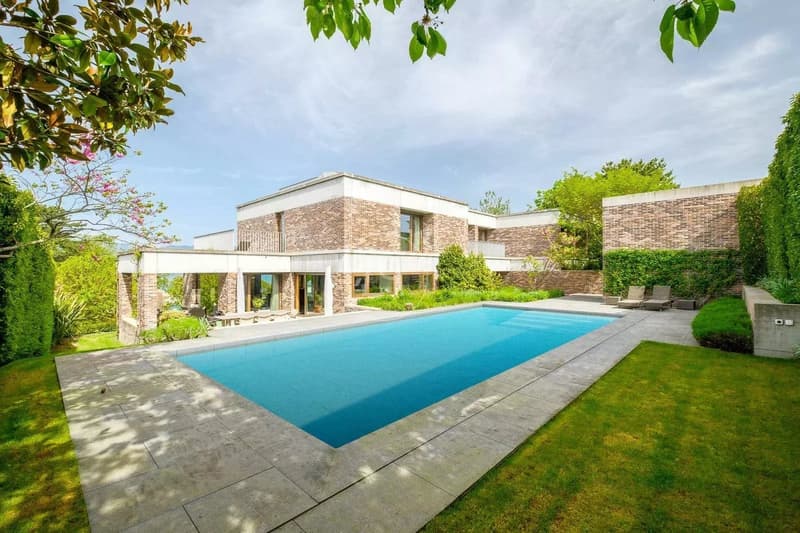 Unique architect-designed villa, lake view, spa, pool, , Left Bank (1)