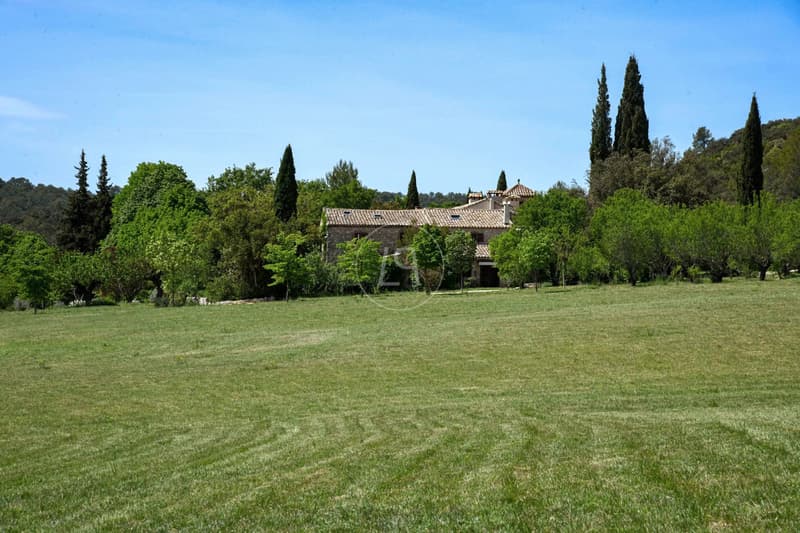 Superbe domaine de campagne de 7 hectares dans la région du Gard, France (11)