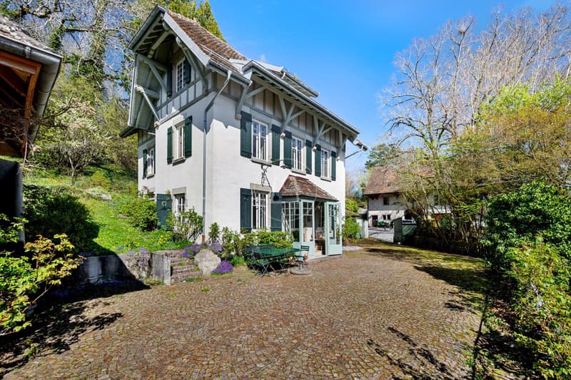 Essertine-sur-Rolle - Hauptwohnhaus mit Charme und Ruhe (1)
