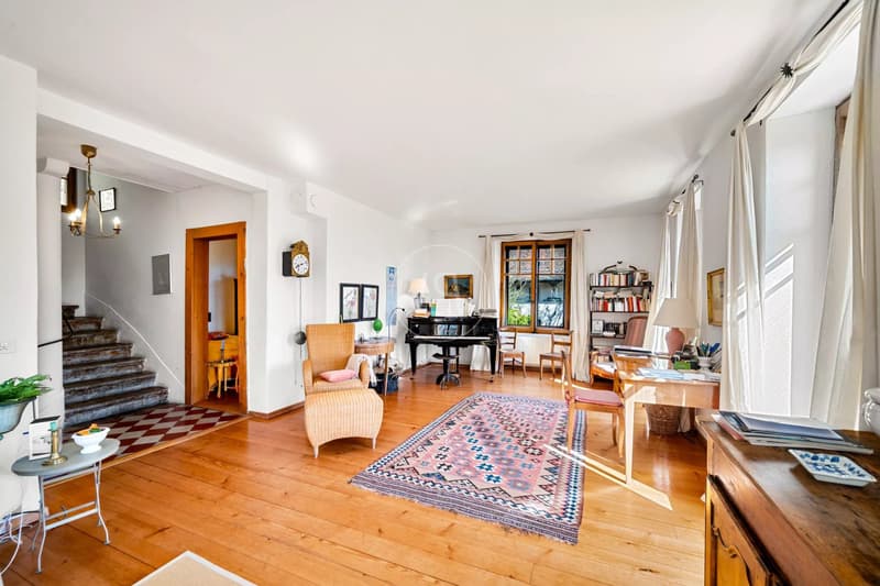 Essertine-sur-Rolle - Hauptwohnhaus mit Charme und Ruhe (8)