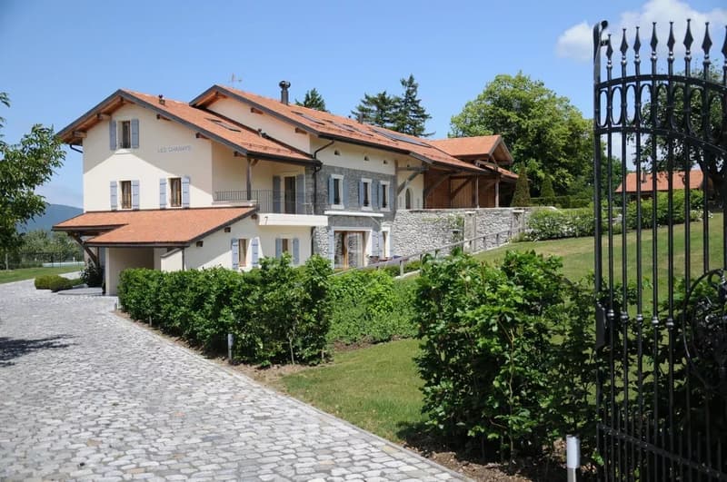 Elegantes renoviertes Bauernhaus mit Pool, Essertines-sur-Rolle (4)