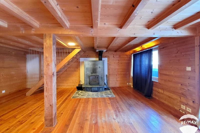 Mayen transformé en appartements et garage. (10)