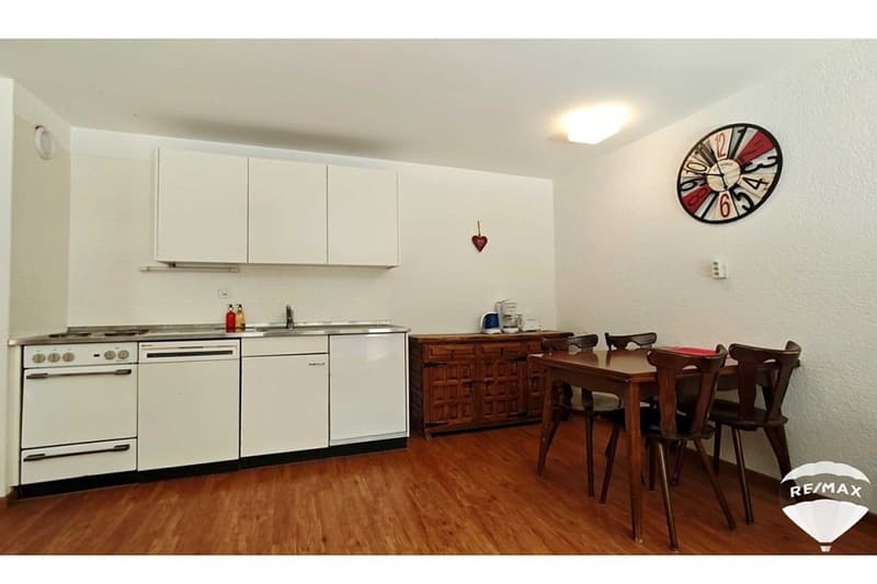 Apartment with 2.5 rooms, swimming pool and large carnotzet (7)