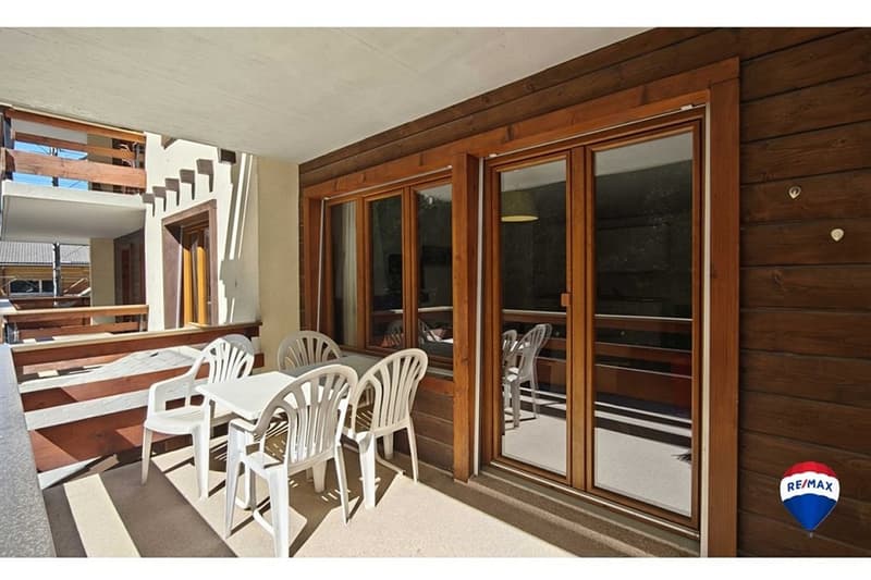 Apartment with 2.5 rooms, swimming pool and large carnotzet (12)