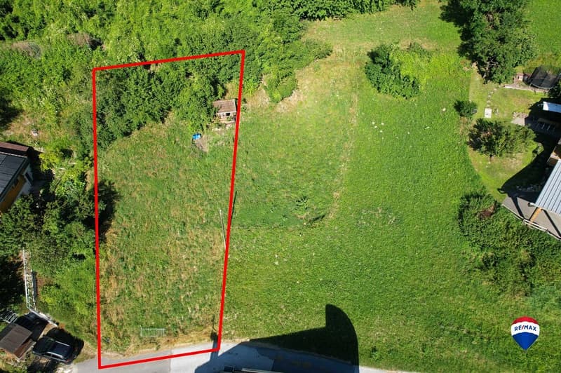 1 Villa-chalet with 2 apartments to be built. (4)