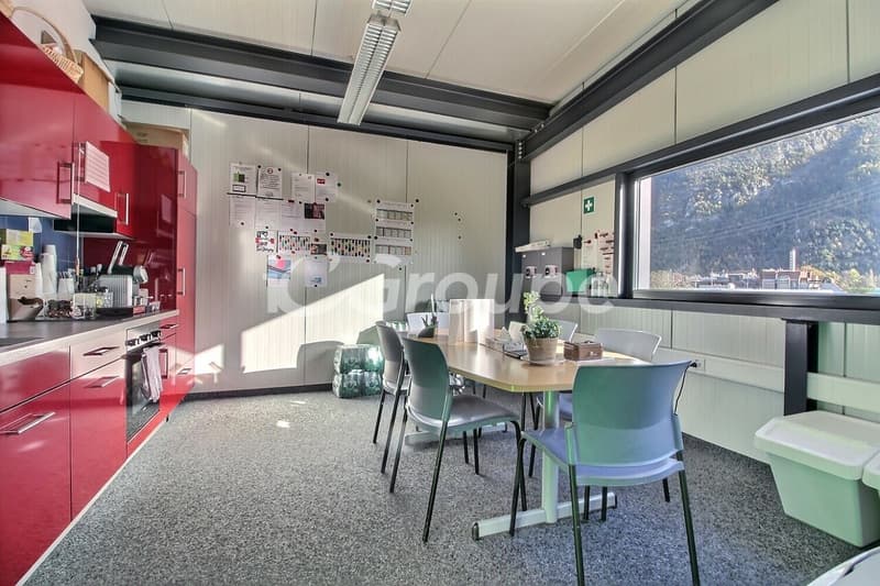 UVRIER - Halle industrielle de 955m2 avec showroom et atelier (9)