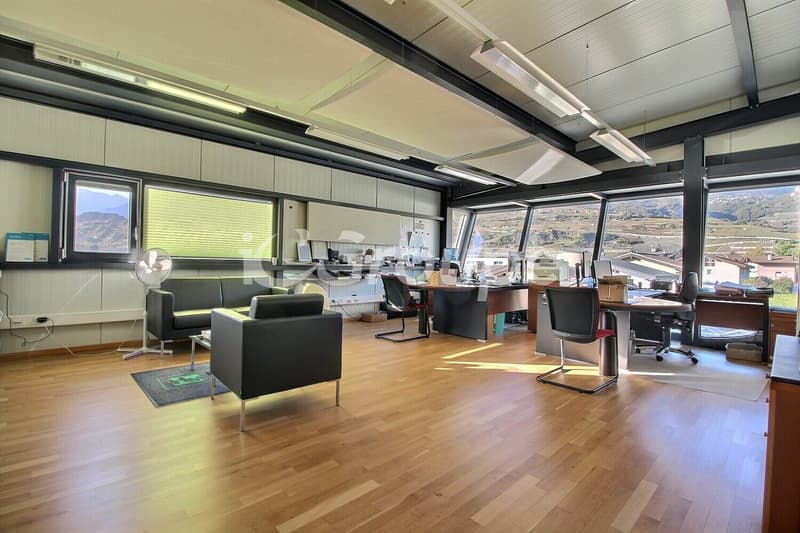 UVRIER - Halle industrielle de 955m2 avec showroom et atelier (4)