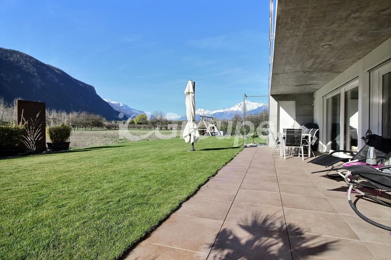 Beautiful individual villa with high-end finishes (13)
