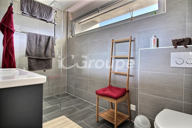 Beautiful individual villa with high-end finishes (12)