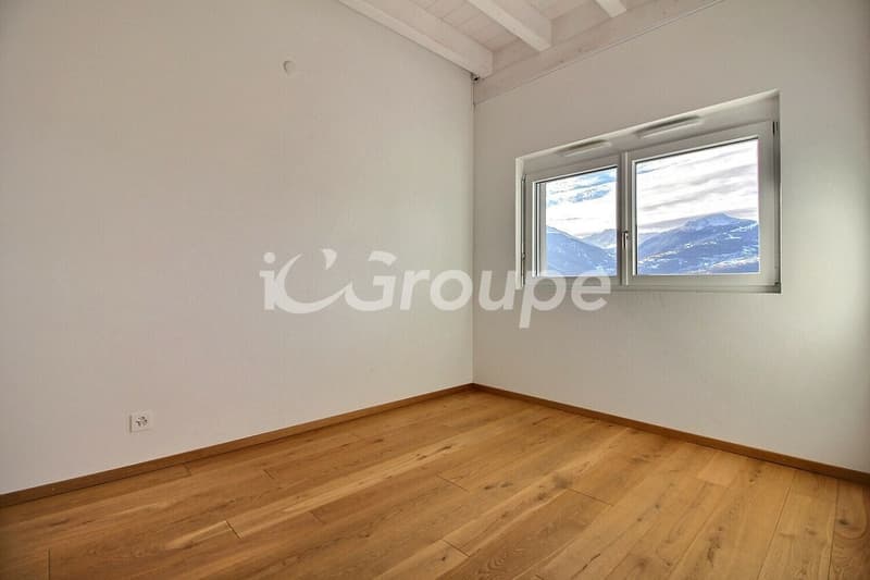 Splendid 4.5-room attic apartment of 119 m2 (6)