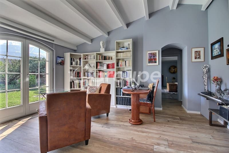 Exceptional property with parental suite and bright living spaces (4)