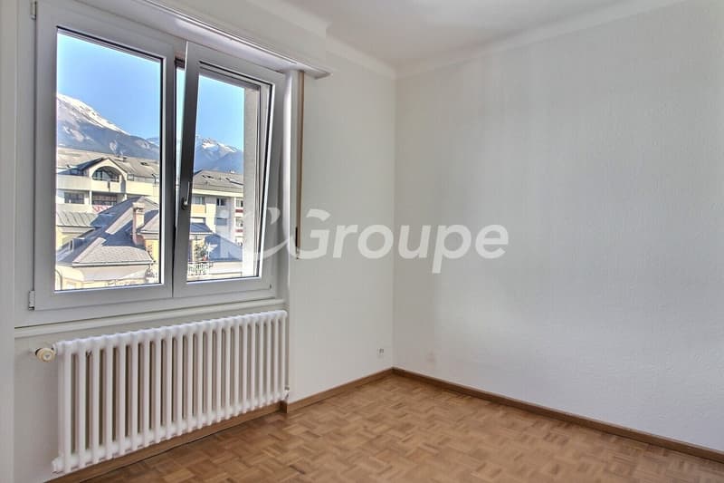 Wohnung mit 2.5 Zimmern renoviert zur Miete in Sion (8)