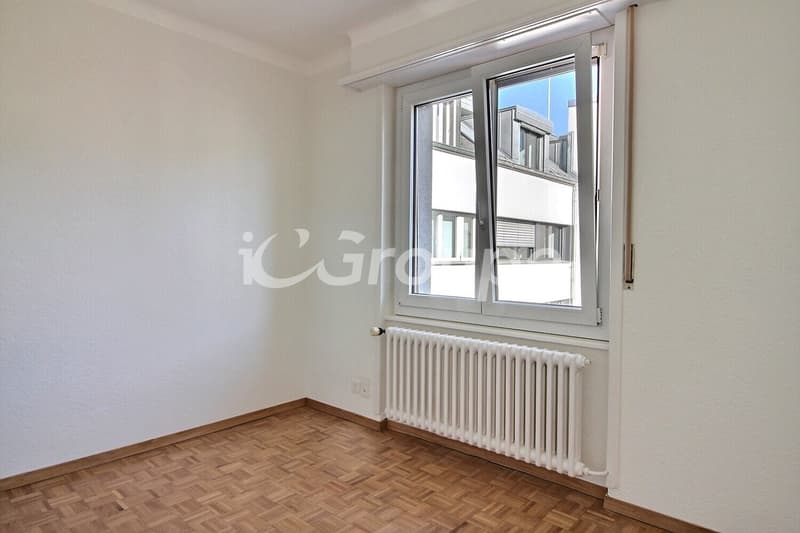 Wohnung mit 2.5 Zimmern renoviert zur Miete in Sion (9)