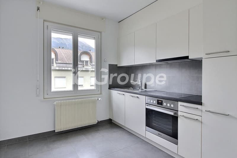 Beautiful standard apartment in good condition for rent in the city center (3)