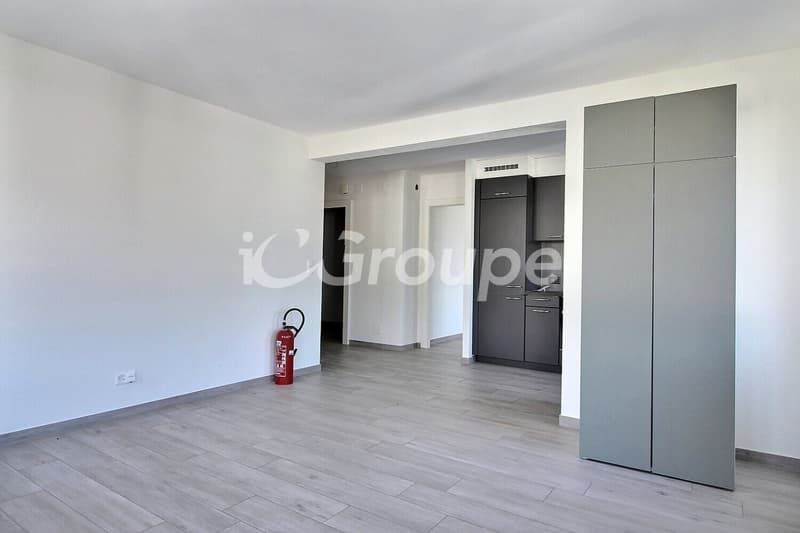 Bel appartement de 3.5 pièces rénové en location à Sion (2)