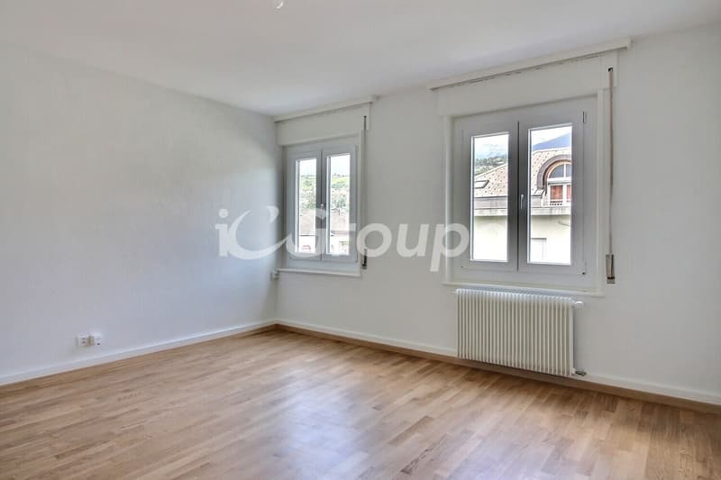 Bel appartement de 3 pièces rénové en location à Sion (1)