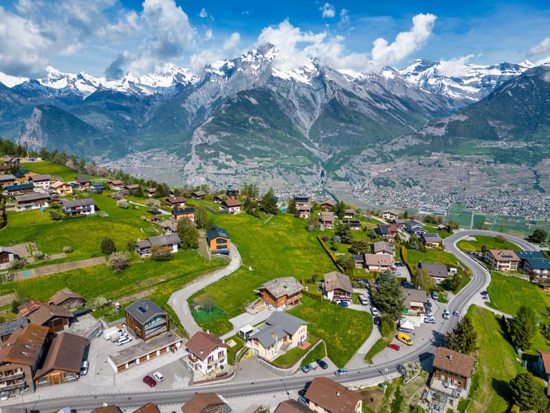 Magnificent building plot with a view (8)