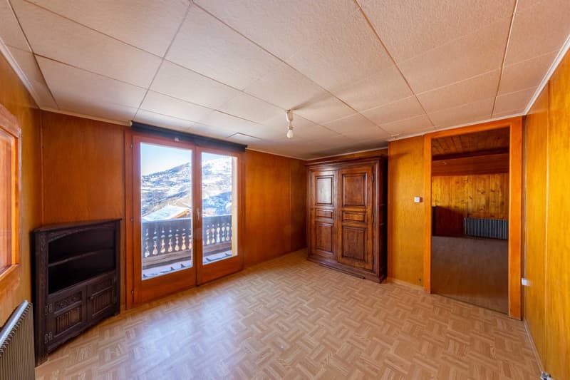 Village house with potential including a café-restaurant, a duplex apartment, hall and barns (12)