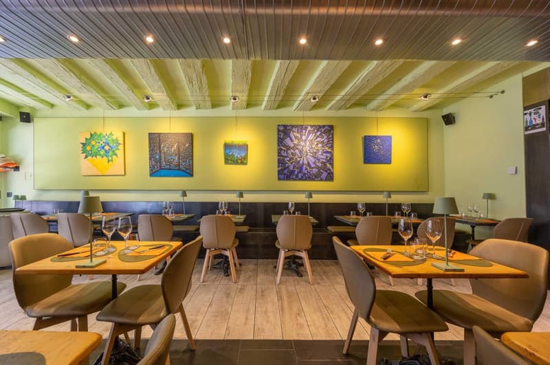 Reputable restaurant in the heart of the old town - sale with walls (4)