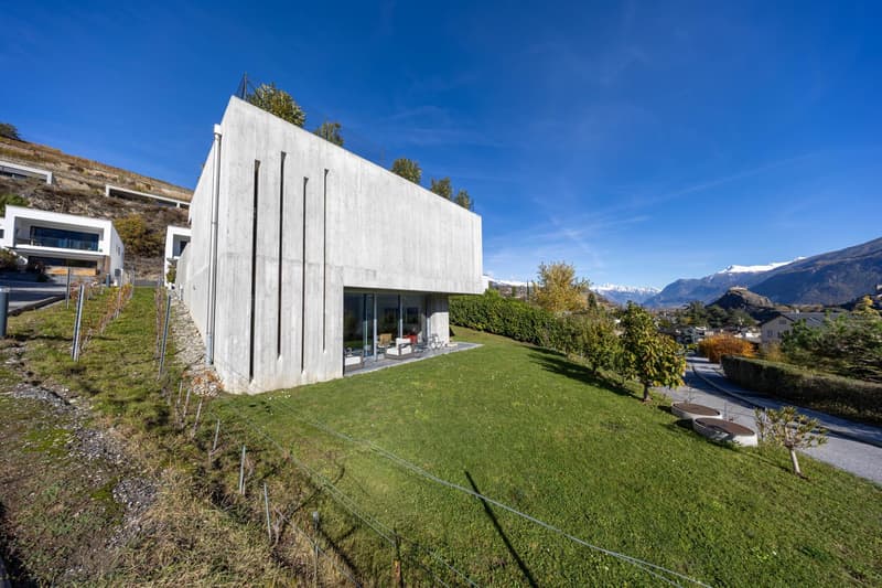 Splendida villa di architetto con vista mozzafiato (9)
