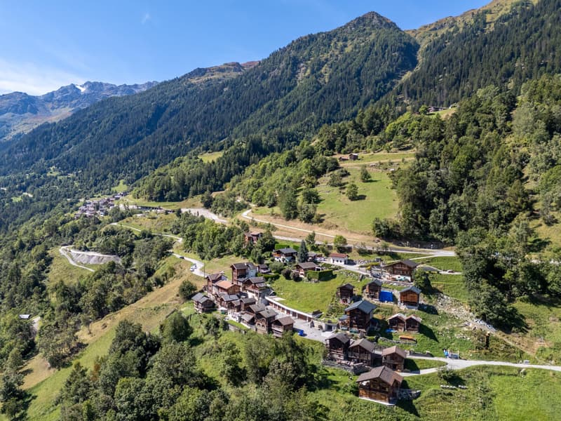 Charming chalet available as a secondary residence (12)