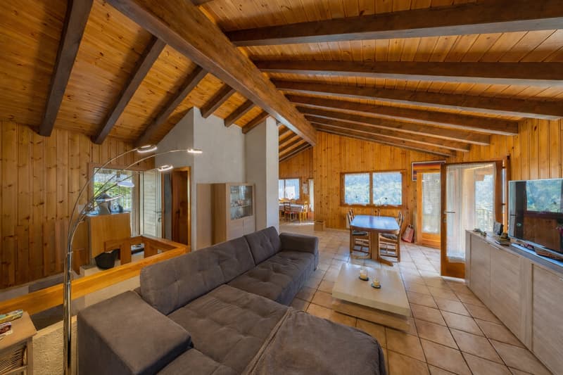 Charming chalet available as a secondary residence (5)