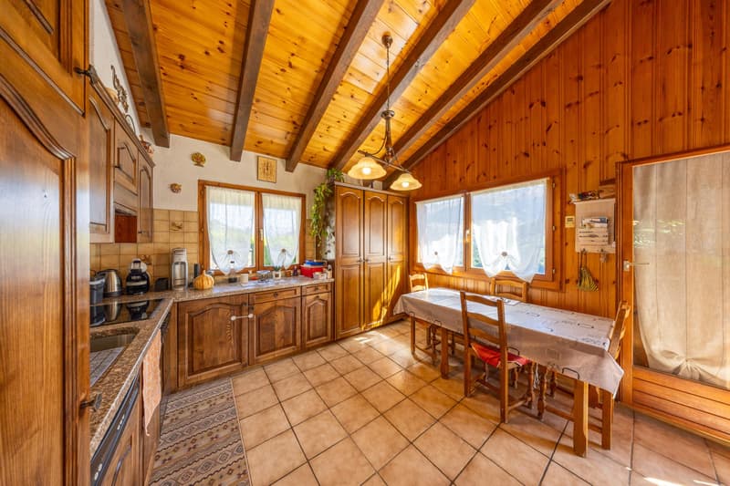 Charming chalet available as a secondary residence (8)