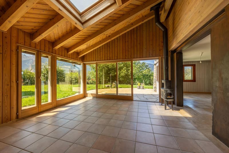 Villa con spazio benessere circondata da albicocchi (5)