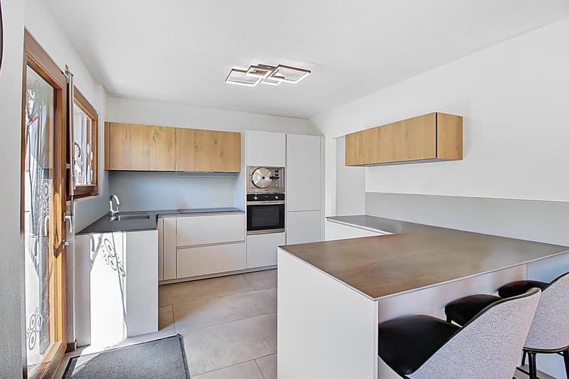 Semi-Detached House & Independent Apartment - Exceptional View (4)