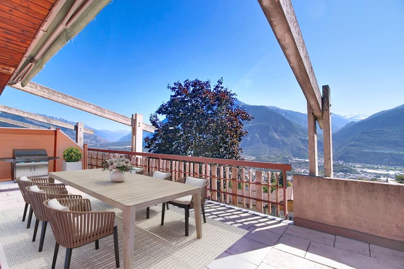 Semi-Detached House & Independent Apartment - Exceptional View (10)