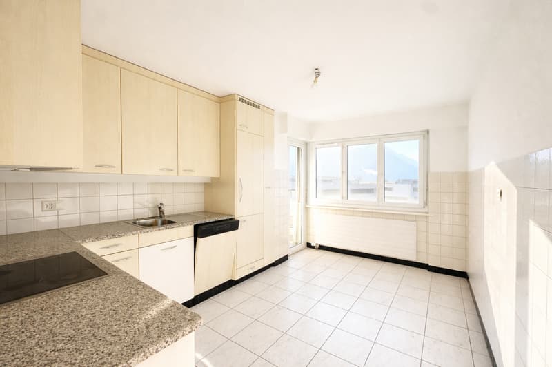 Ampio appartamento di 4.5 locali con balcone (3)