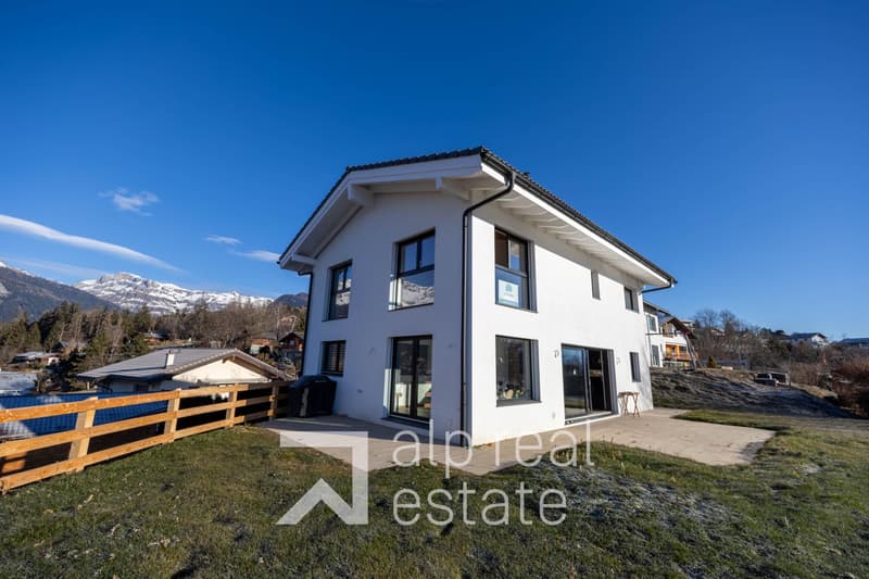 Villa nuova di lusso con vista spettacolare sul lago del Louché e le Alpi (12)