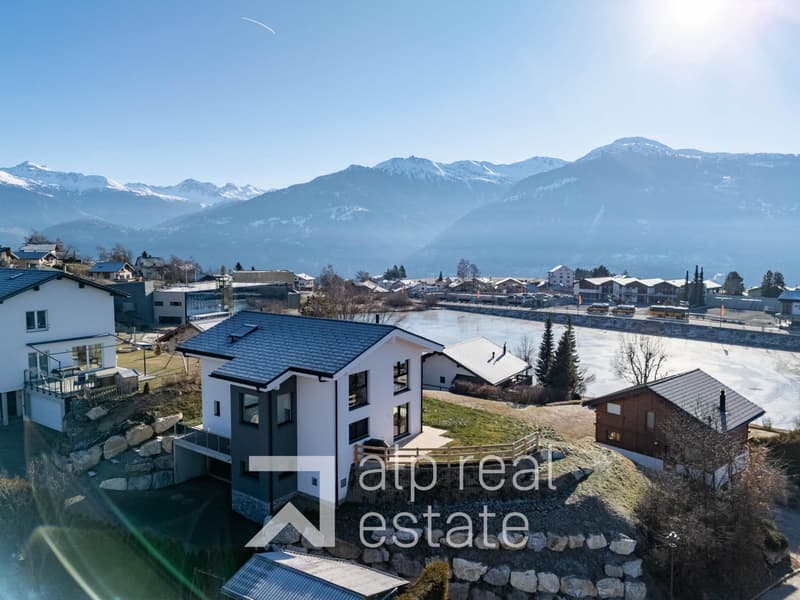 Villa nuova di lusso con vista spettacolare sul lago del Louché e le Alpi (11)