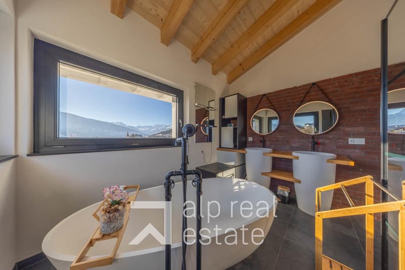 Villa nuova di lusso con vista spettacolare sul lago del Louché e le Alpi (7)