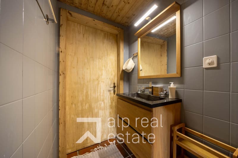 Renovated semi-detached chalet in the heart of the station (6)