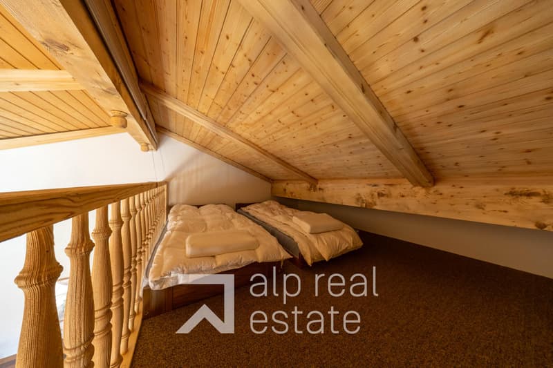 Renovated semi-detached chalet in the heart of the station (7)