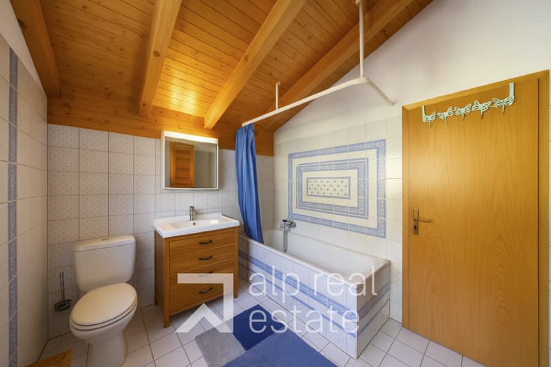 Bella casa familiare con veranda riscaldato e vista aperta (10)
