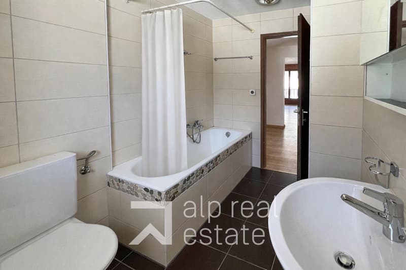 Beautiful 3.5-room apartment with a view (5)