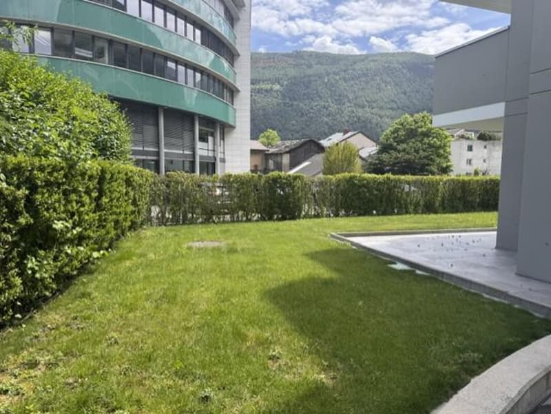 Sede amministrativa chiave con terrazza e giardino privato (6)