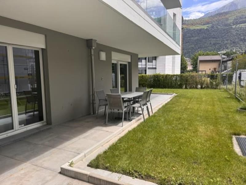 Sede amministrativa chiave con terrazza e giardino privato (8)