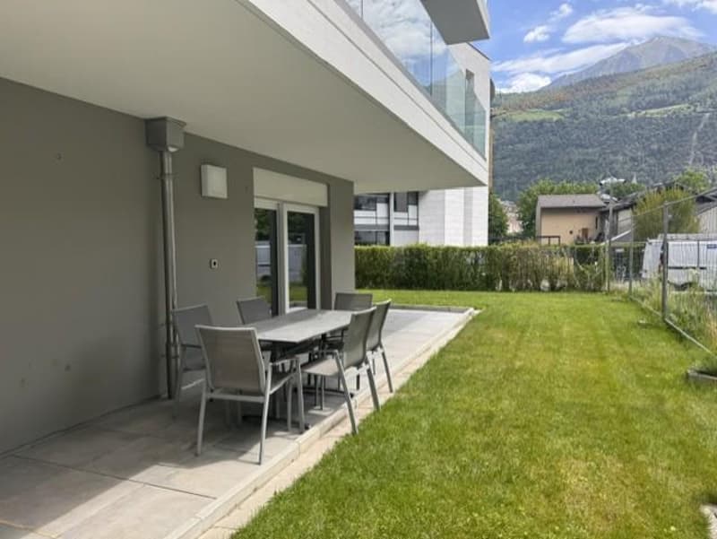 Sede amministrativa chiave con terrazza e giardino privato (7)