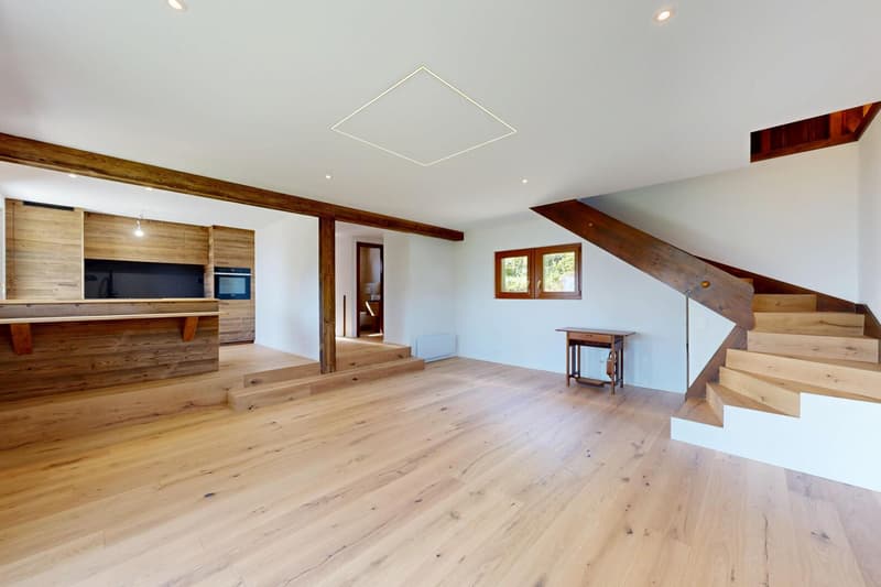 Wunderschönes renoviertes Chalet nur wenige Minuten vom Zentrum (5)