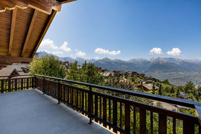 Wunderschönes renoviertes Chalet nur wenige Minuten vom Zentrum (4)