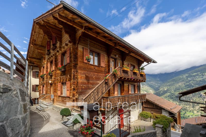Authentique appartement au coeur du village (4)