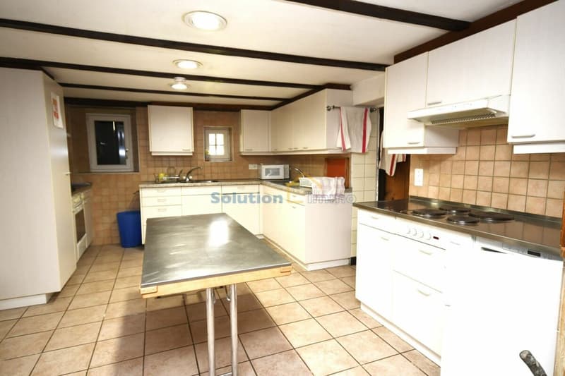 Molto grande chalet, ideale per una ristrutturazione (10)